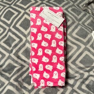 NWT Cupcakes and Cashmere Pink Ghost Kitchen Towels
